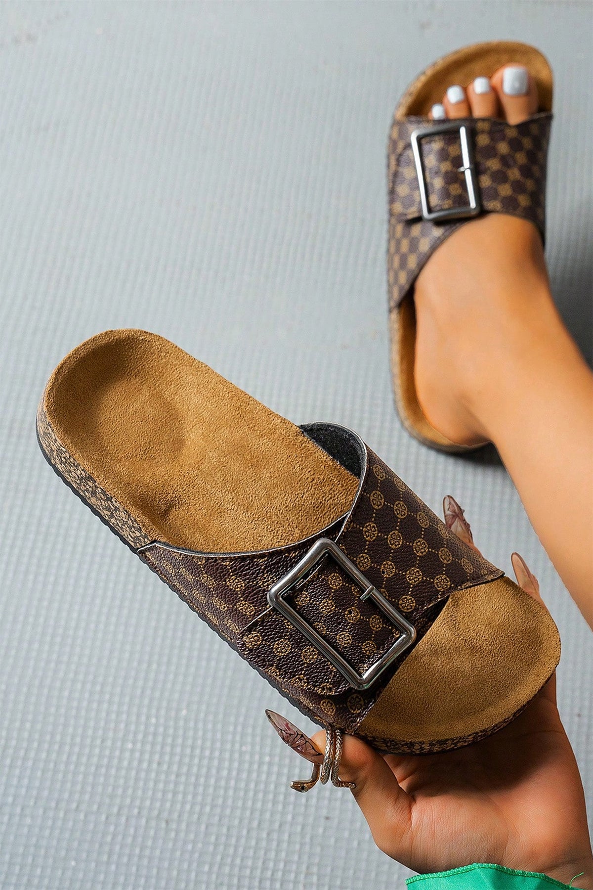 Coffee Retro Geometric Print Buckle Strap Flat Sandals