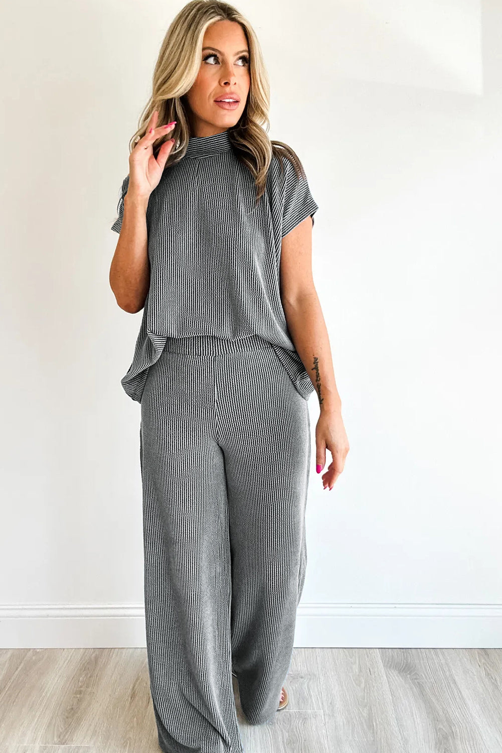 Women's Burgundy Twisted Ribbed High Neck Tee Elastic High-Waist Pants Two-Piece Set