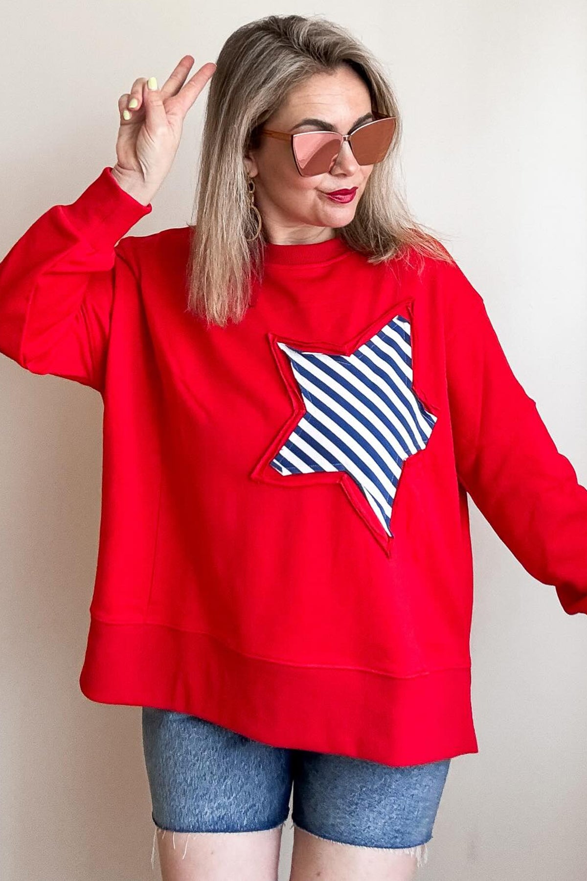 Fiery Red Patch Embroidery Star Color-Block Plus Size Sweatshirt
