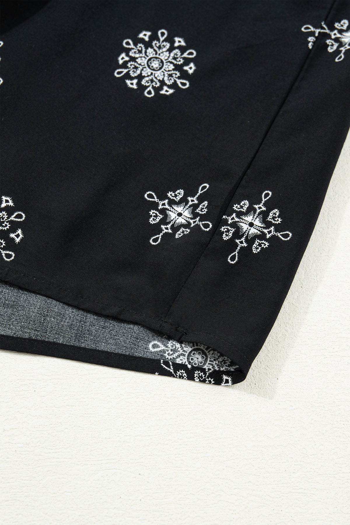 Black Boho Chic Notched V-Neck Plus Floral Short-Sleeve Top
