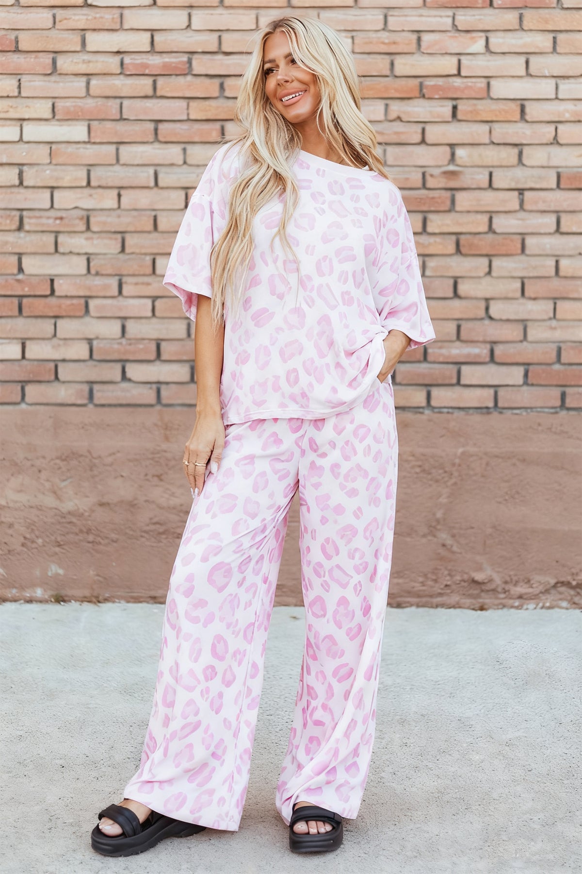 Women's Pink Leopard Two-Piece Top & Pants Set