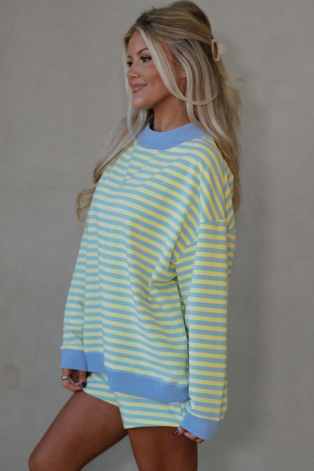 Women's Green Stripe Color Block Detail Long-Sleeve Pullover Elastic Waist Pull On Shorts Two-Piece Set