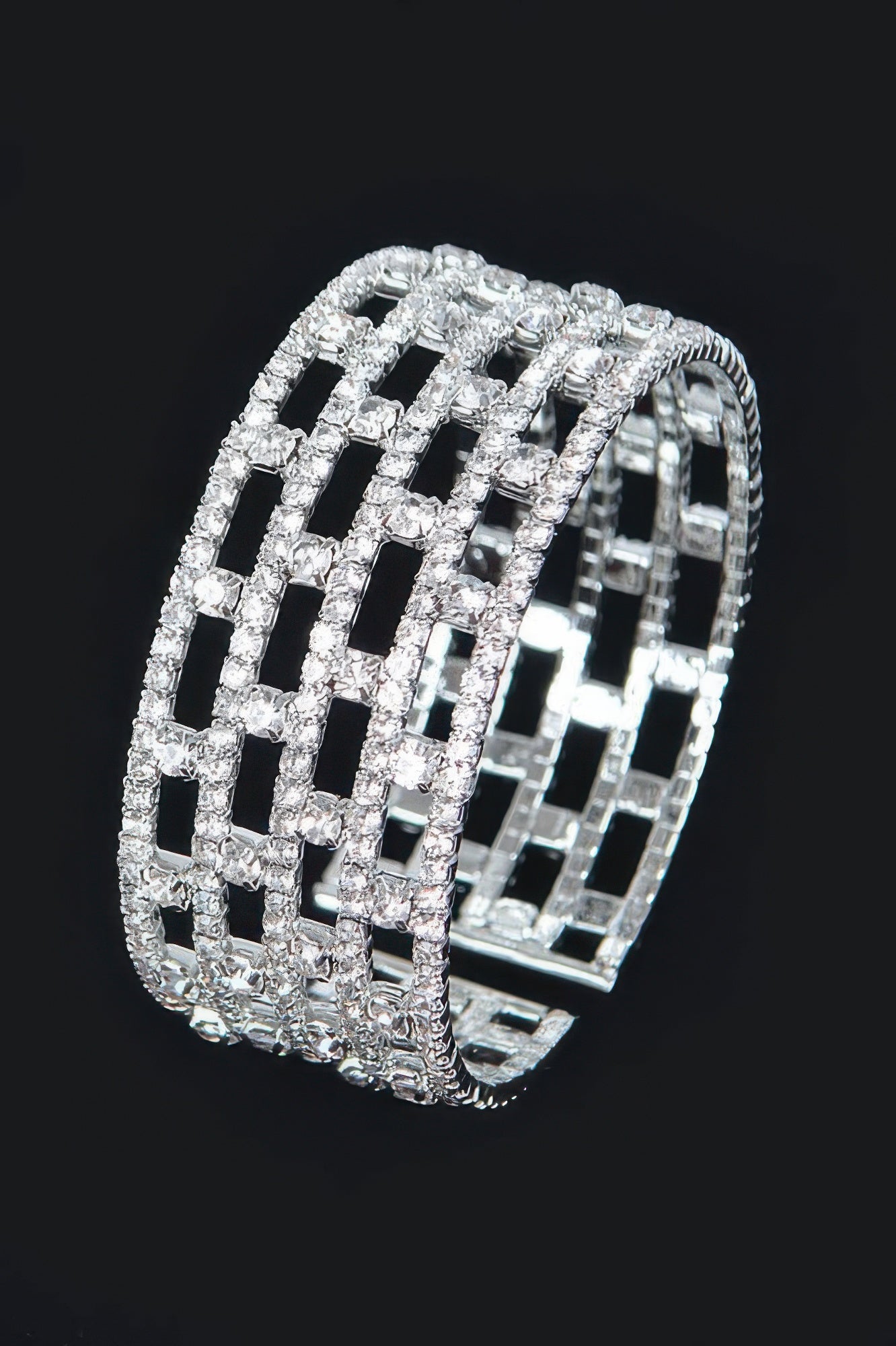 Clear Rhinestone Pattern Bangle