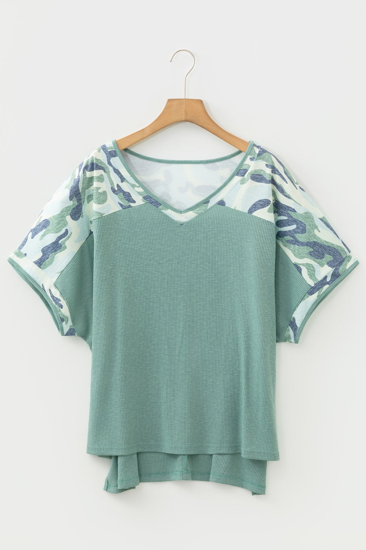 Mist Green Ribbed Camouflage Patchwork Plus Size V-Neck Tee