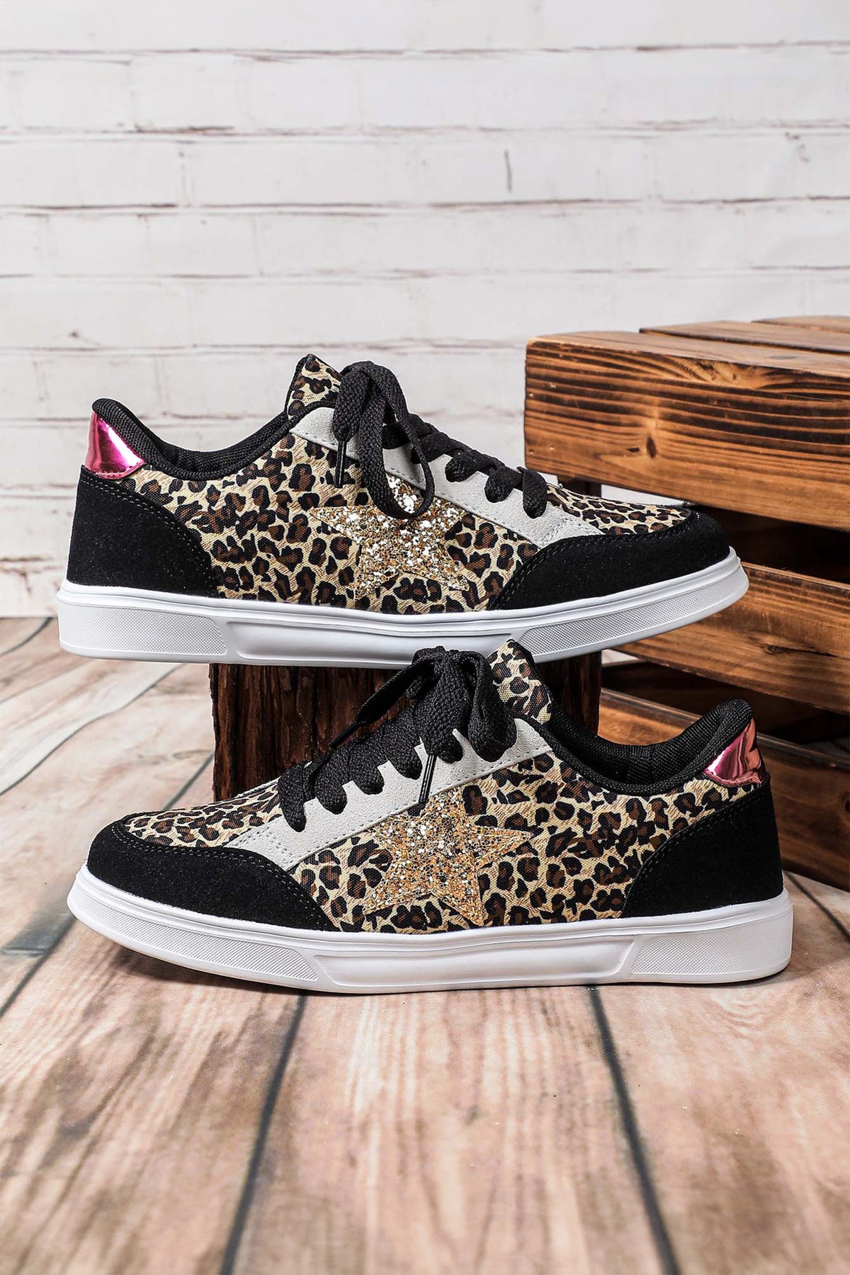 Rose Red Stylish Color Block Glitter Star Patchwork Lace-up Sneakers