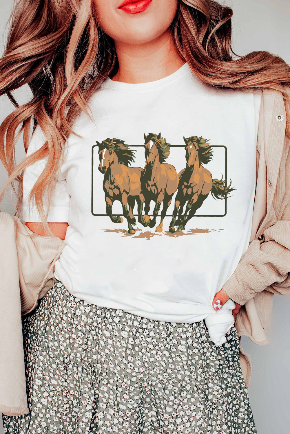 White Texas Horse Graphic Cuffed Sleeve Graphic T-Shirt
