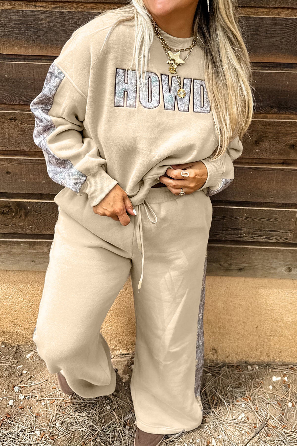Parchment HOWDY Letter Print Color-Block Side Stripe Long-Sleeve Plus Size Set