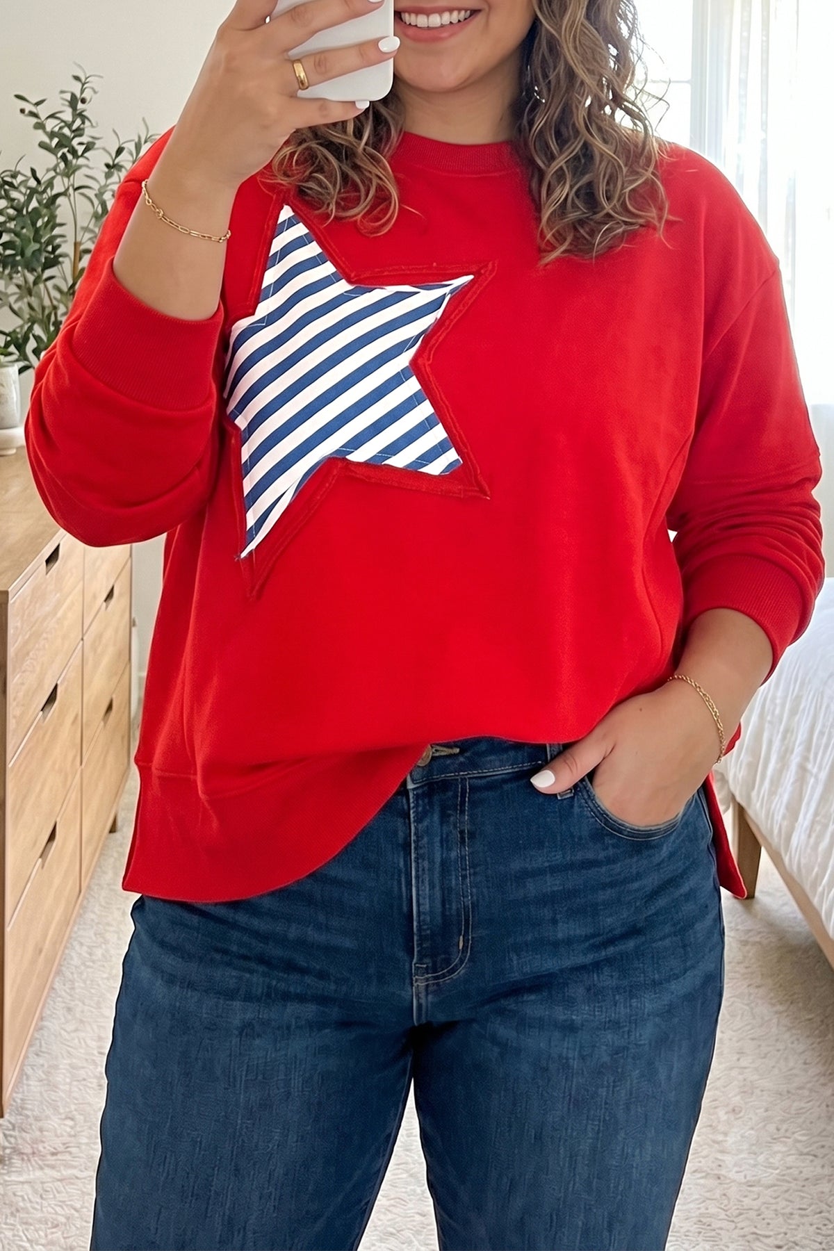 Fiery Red Patch Embroidery Star Color-Block Plus Size Sweatshirt