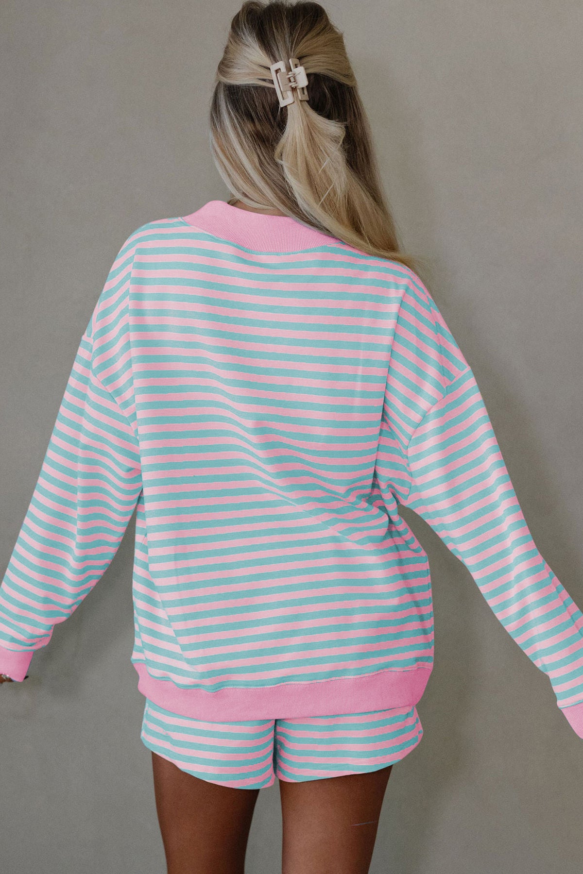 Women's Green Stripe Color Block Detail Long-Sleeve Pullover Elastic Waist Pull On Shorts Two-Piece Set