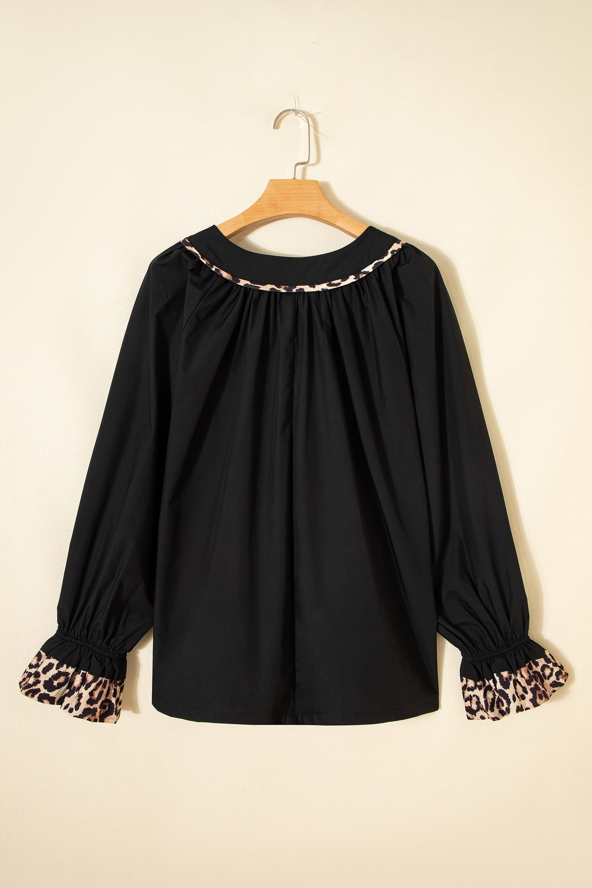 Black Plus Size Split-Neck Leopard Trim Flounced Long-Sleeve Blouse