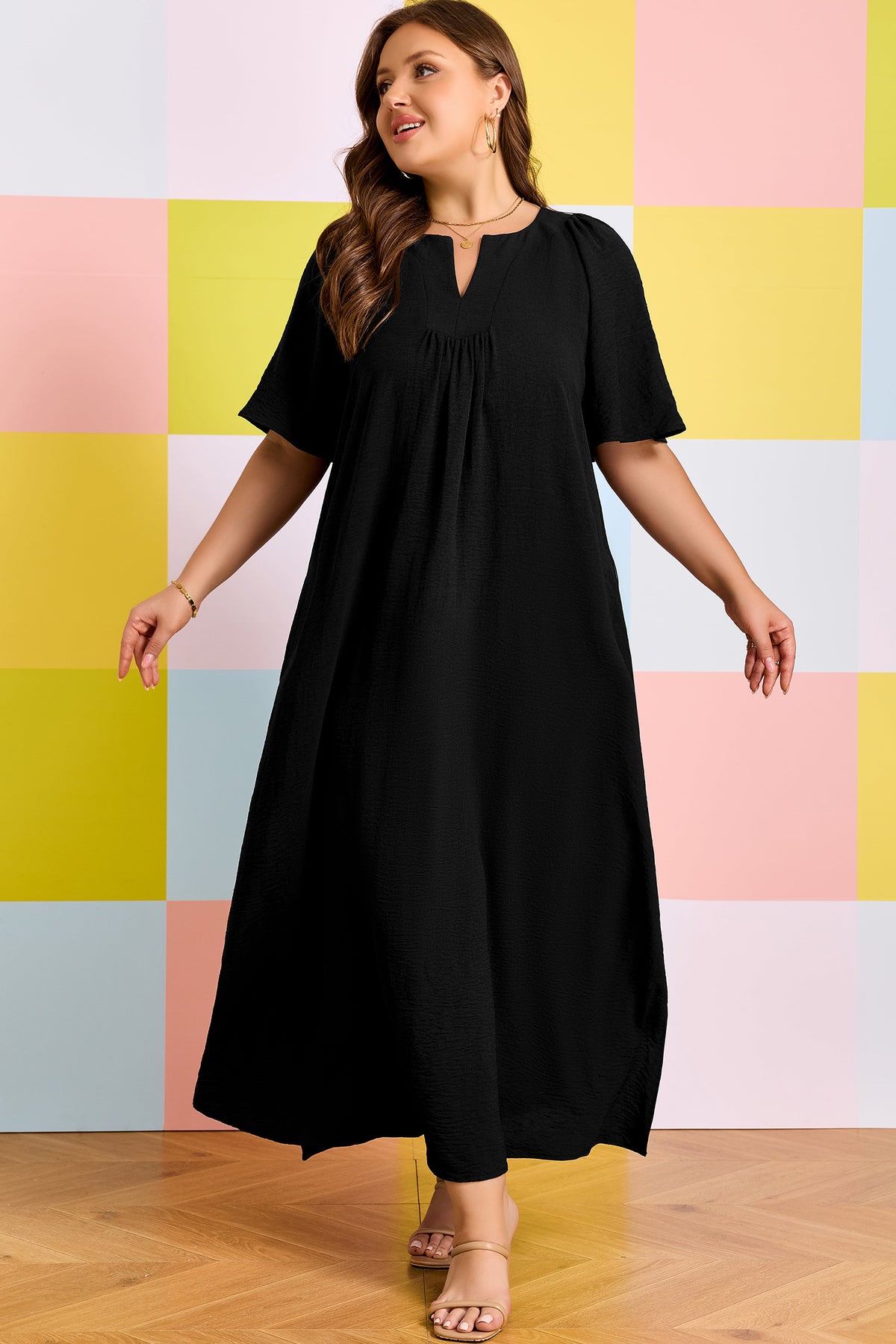 Black Plus Size Solid Color Notched Neck Short-Sleeve Loose Dress