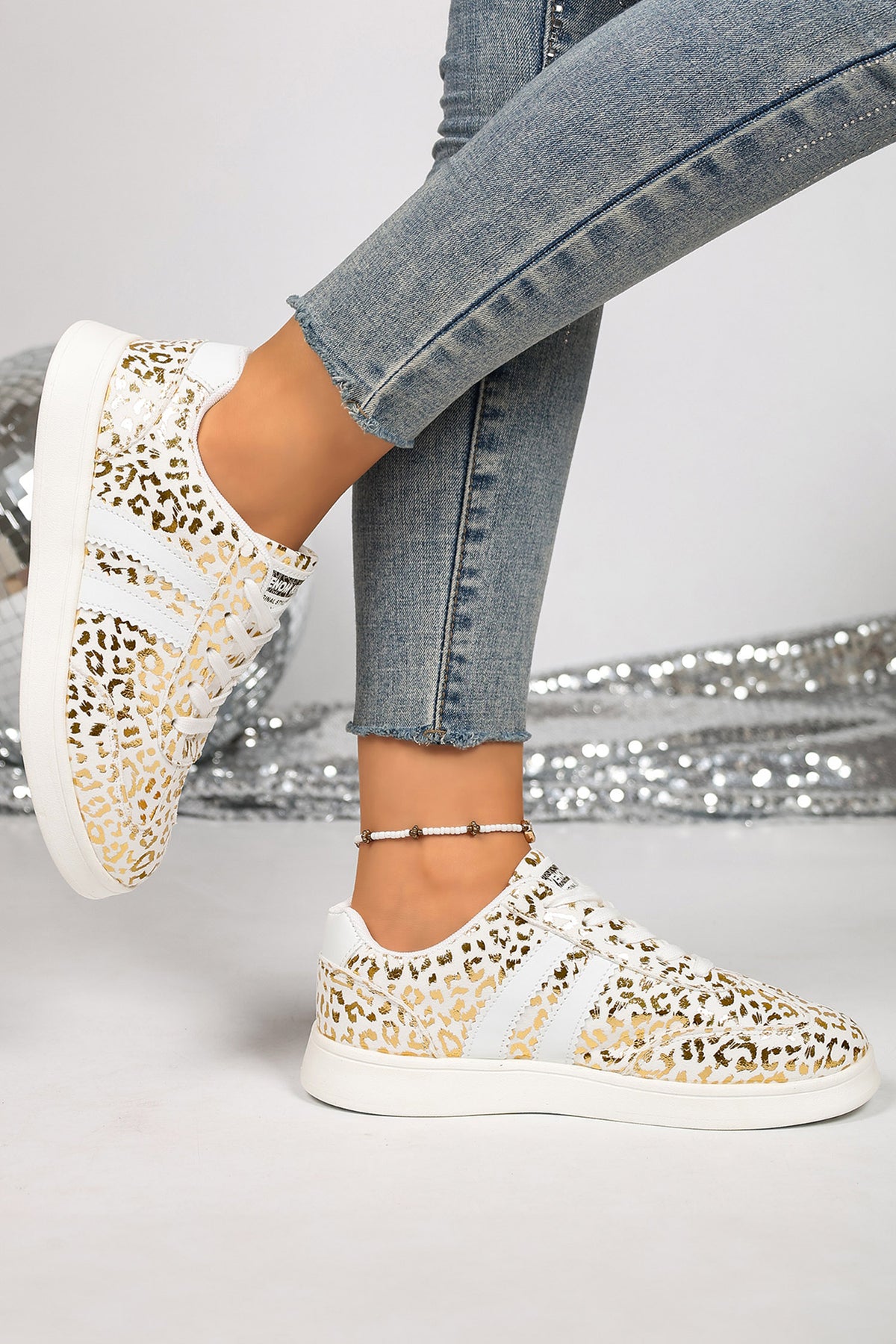 White Leopard Print PU Leather Lace-Up Casual Sneakers