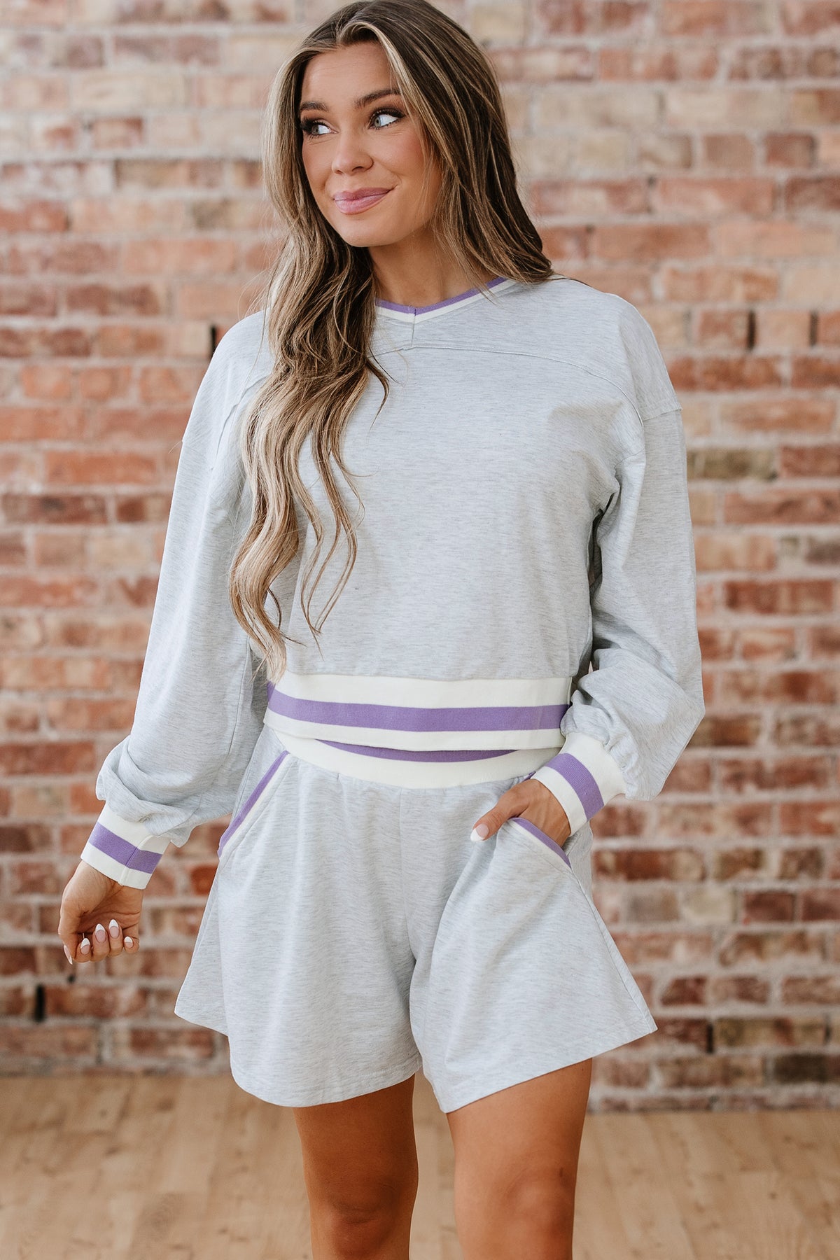 Women's Light Grey Contrast Striped Bands Cropped Pullover and Athletic Shorts Two-Piece Set