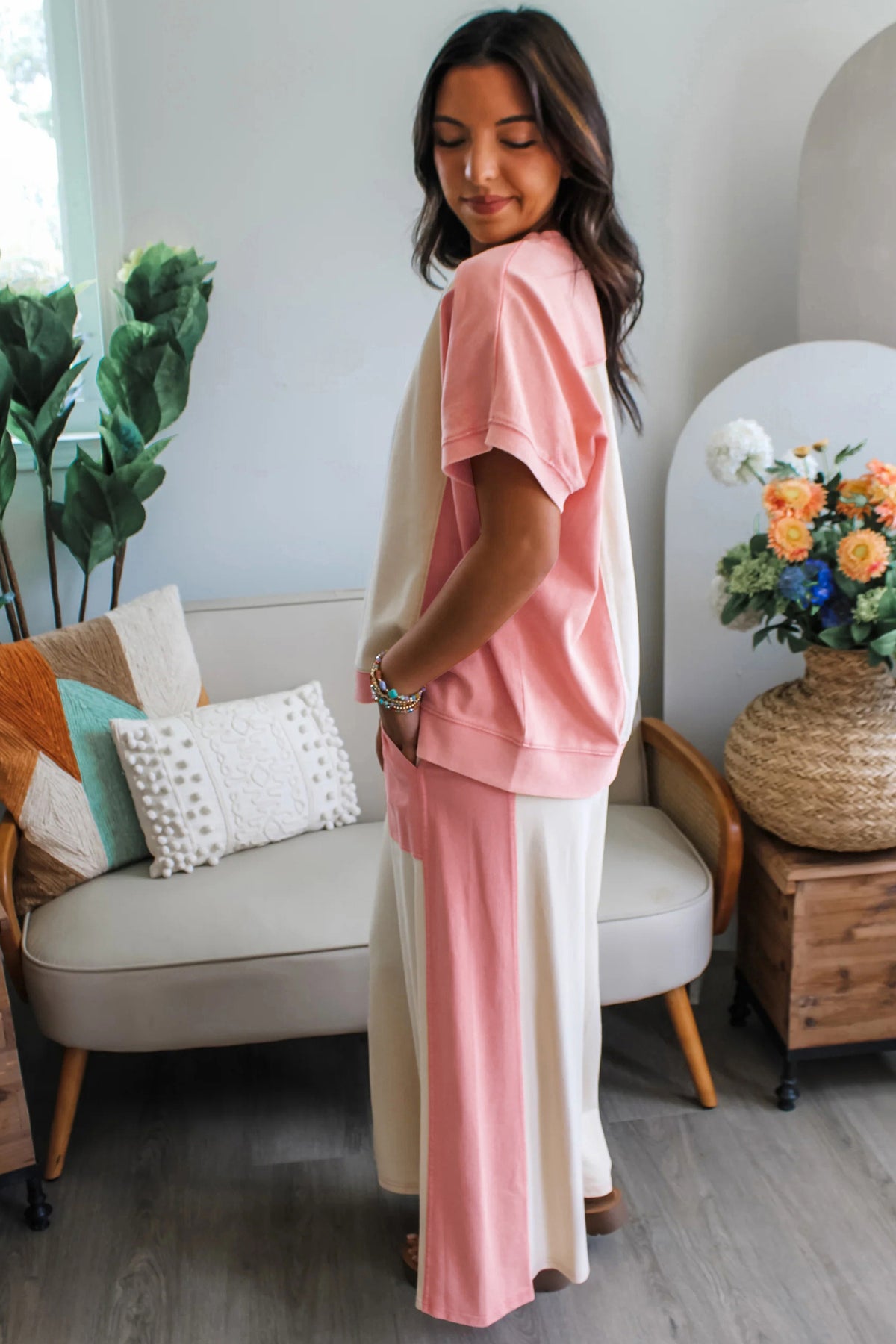 Women's White Two-tone Color Block Patchwork Tee Pants Two-Piece Set