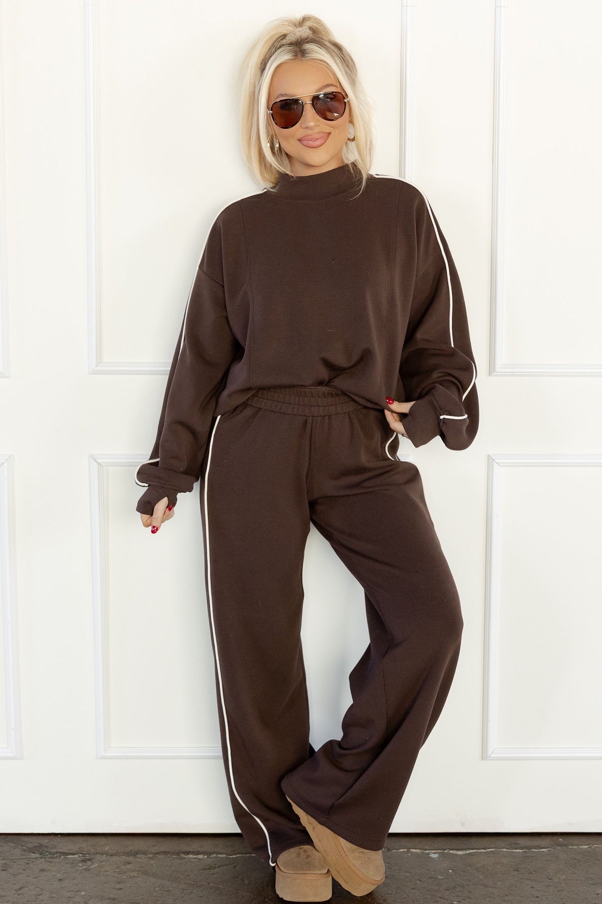 Women's Coffee Sporty Piping Trim Mock Neck Pullover Relaxed Two-Piece Pants Two-Piece Set