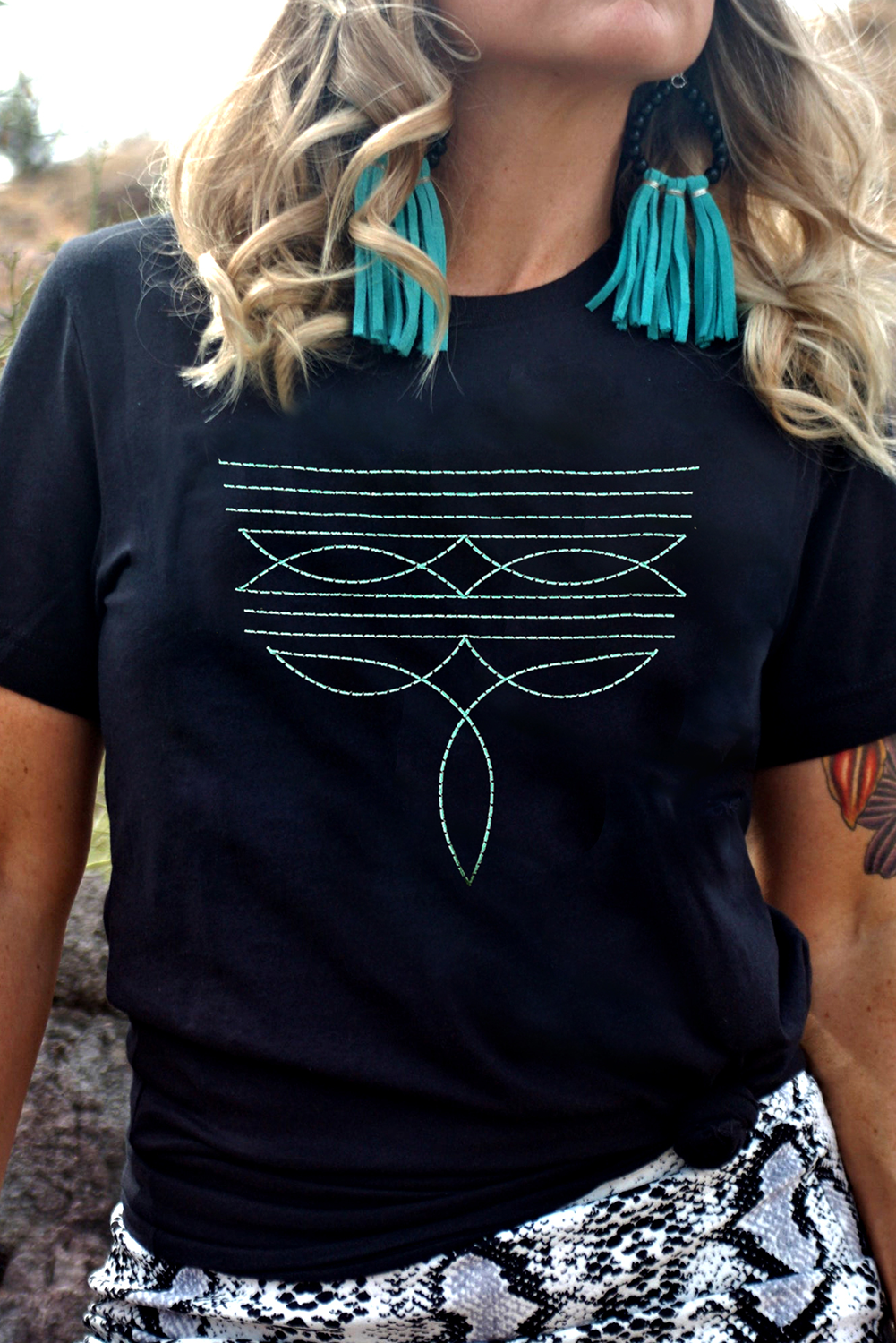 Black Western Fashion Geometric Embroidered T-Shirt