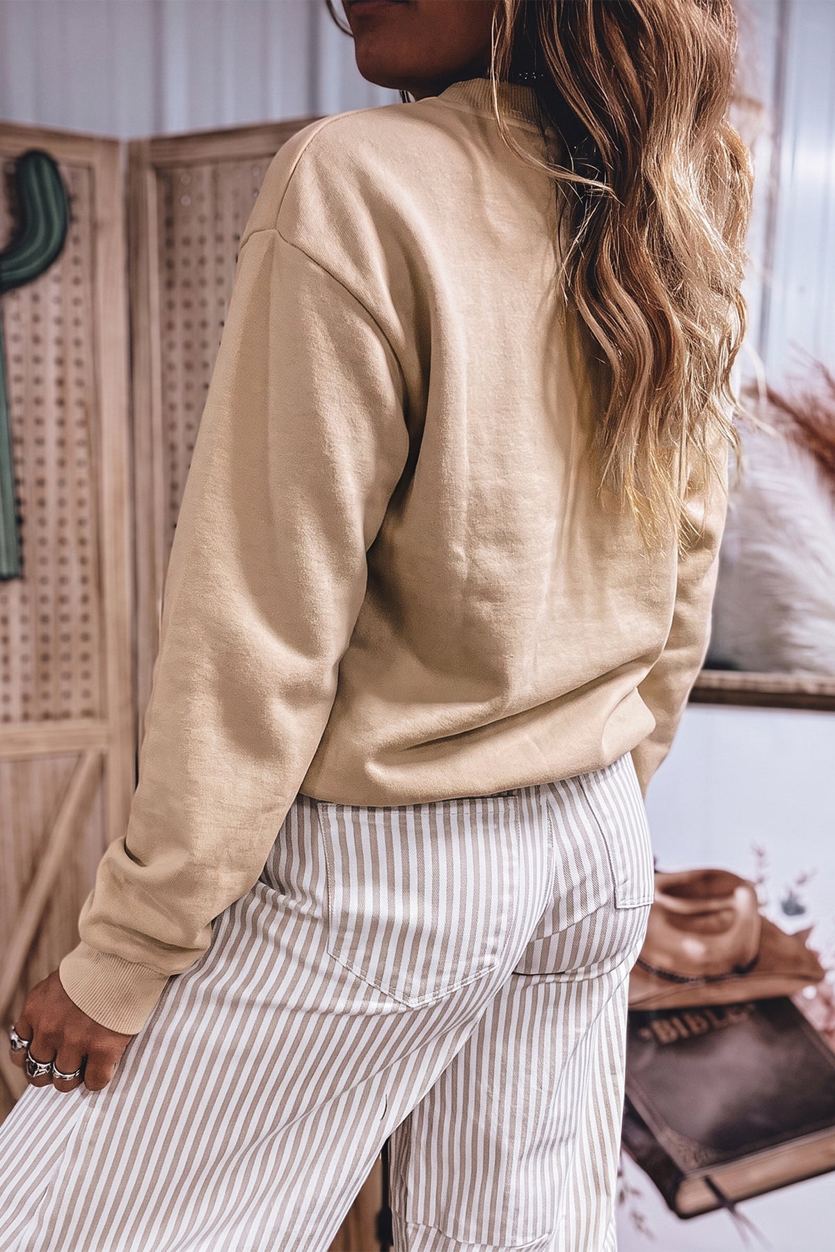 Light French Beige Western Embroidery Round Neck Sweatshirt