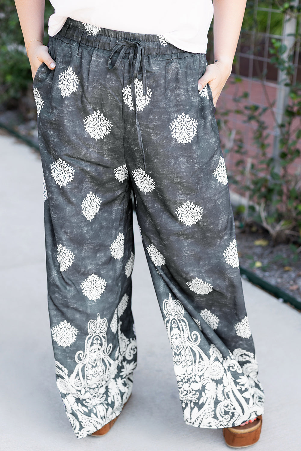 Black Plus Size Geometric Ethnic Print Drawstring Wide-Leg Pants