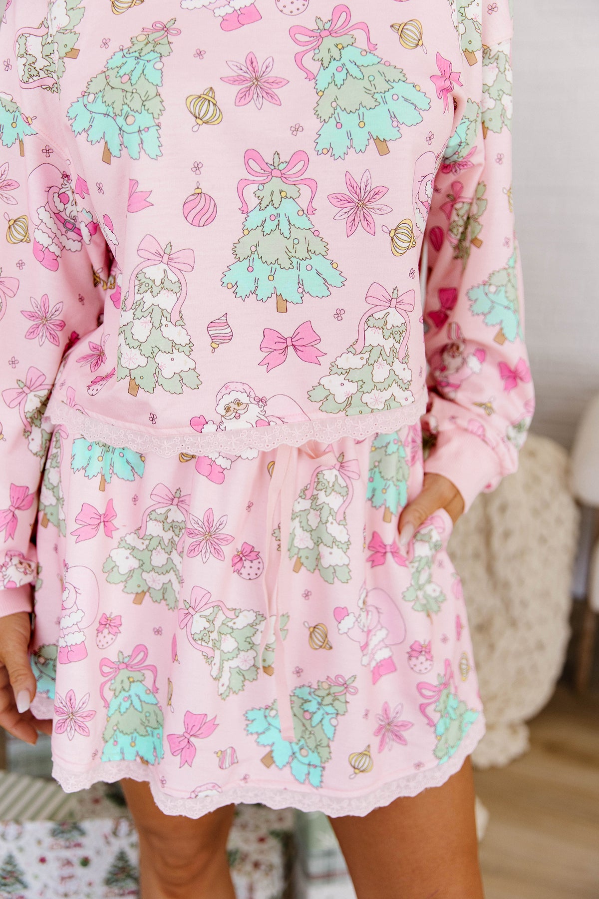 Women's Pink Christmas Theme Print Long-Sleeve Pullover Flowy Skort Two-Piece Set