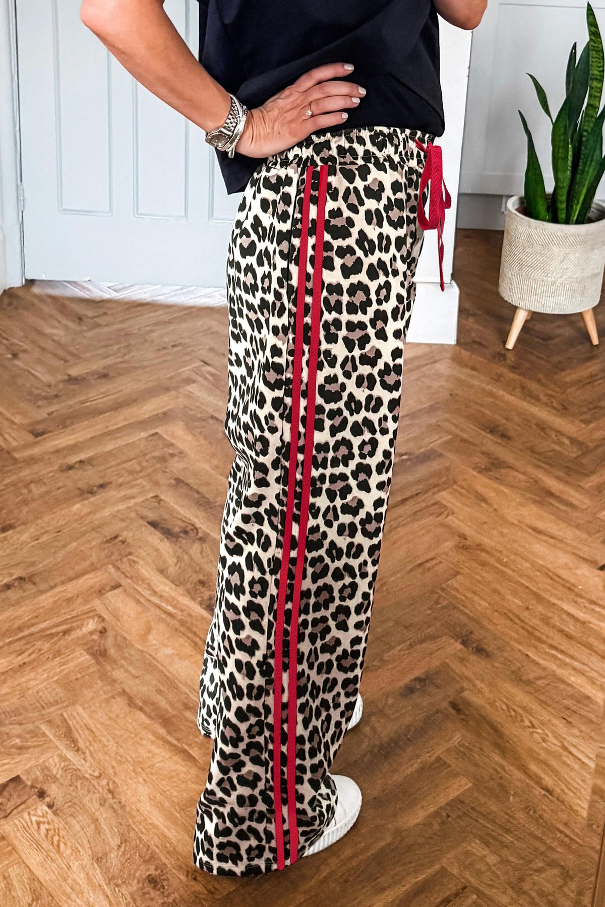 Rose Contrast Tie Waist Leopard Print Casual Pants