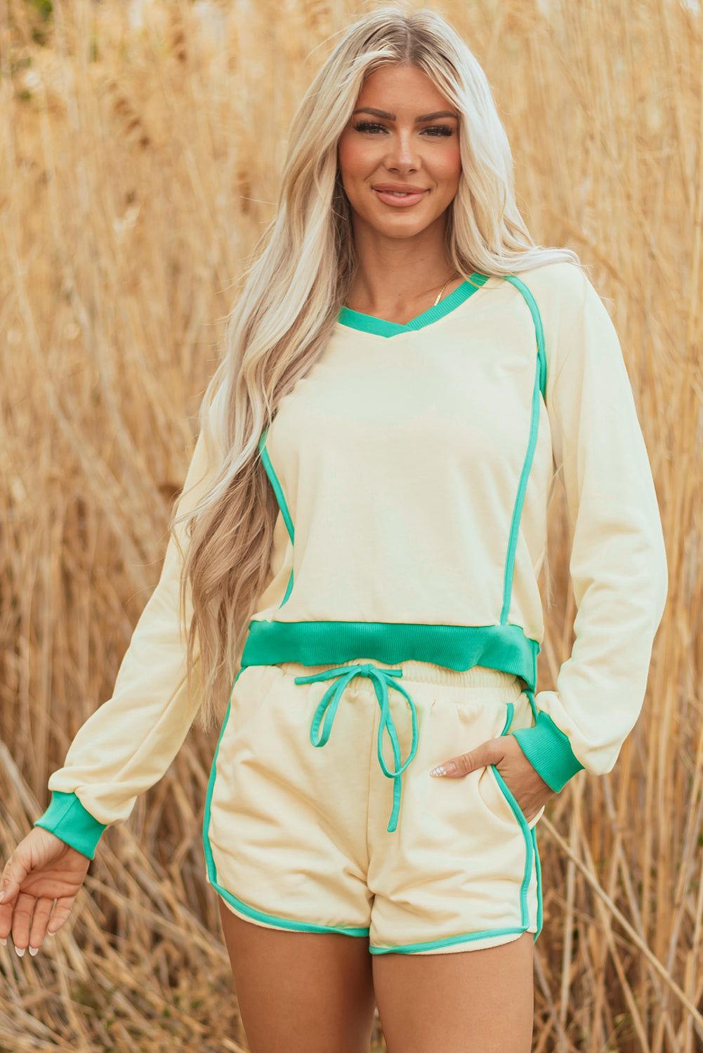 White Contrast Trim Colorblock Long Sleeve Pullover and Drawstring Shorts 2pcs Outfit