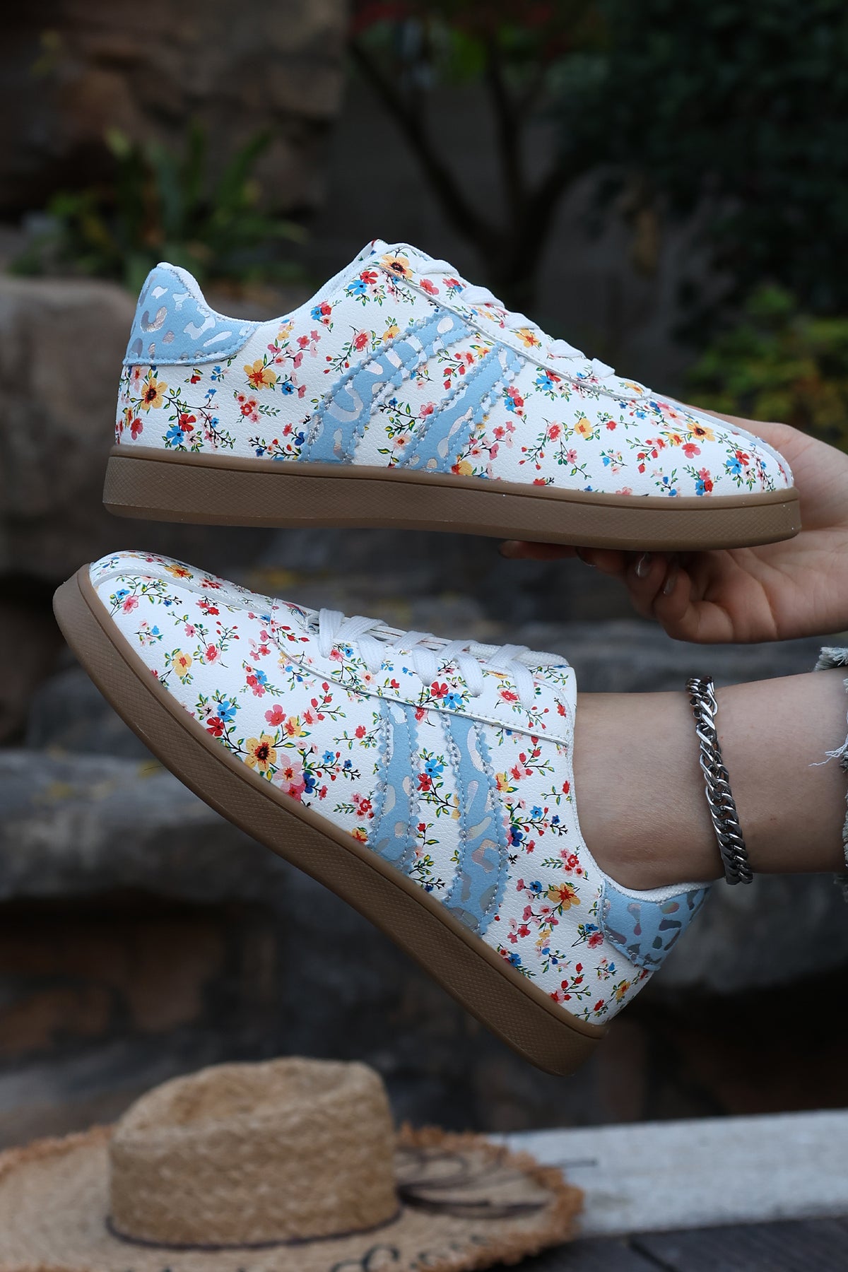 Dark Green Fresh Floral Print Color Block Lace-Up Shoes