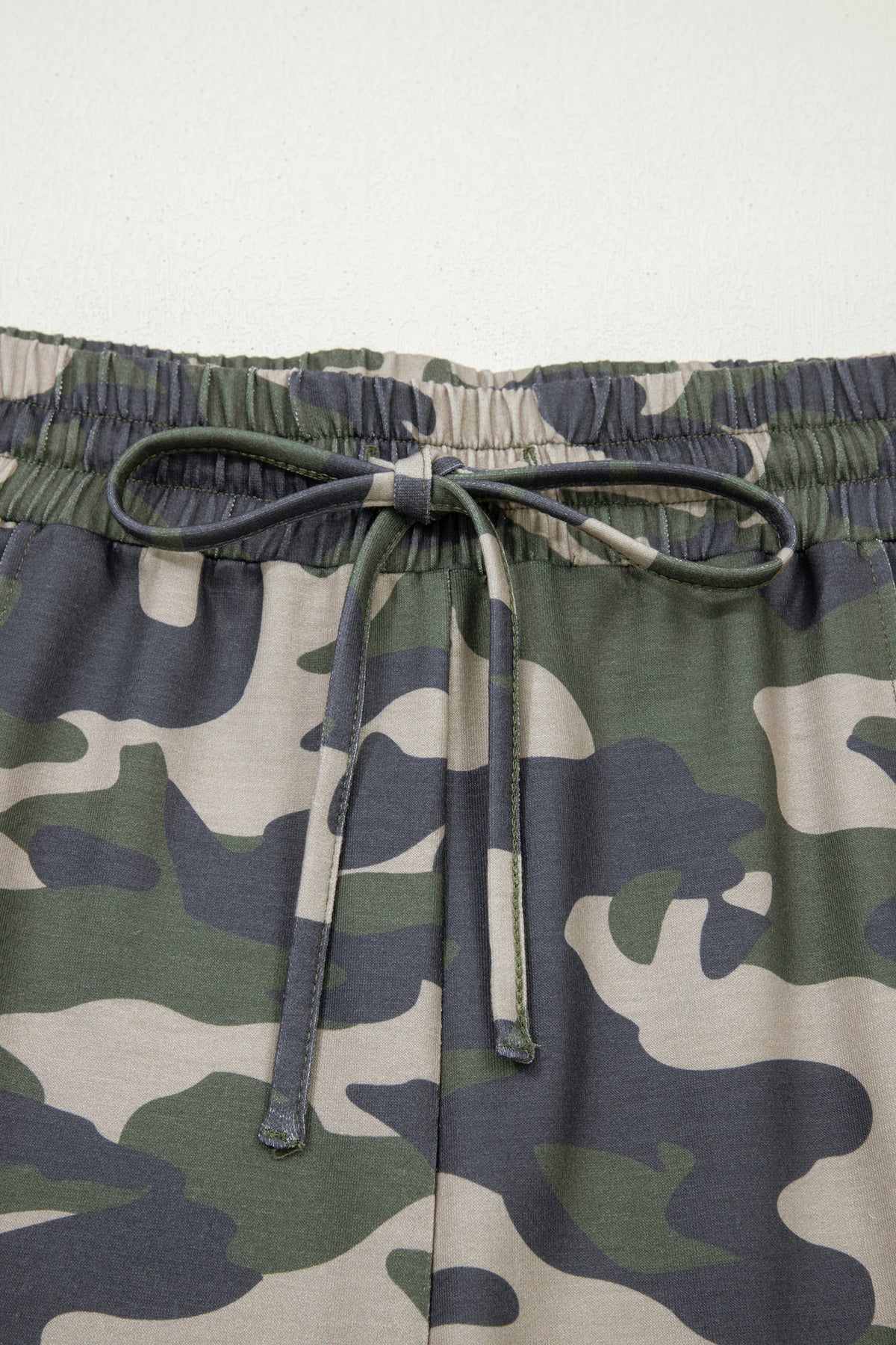 Green Tie Elastic-Waist Pocketed Plus Size Camo Shorts