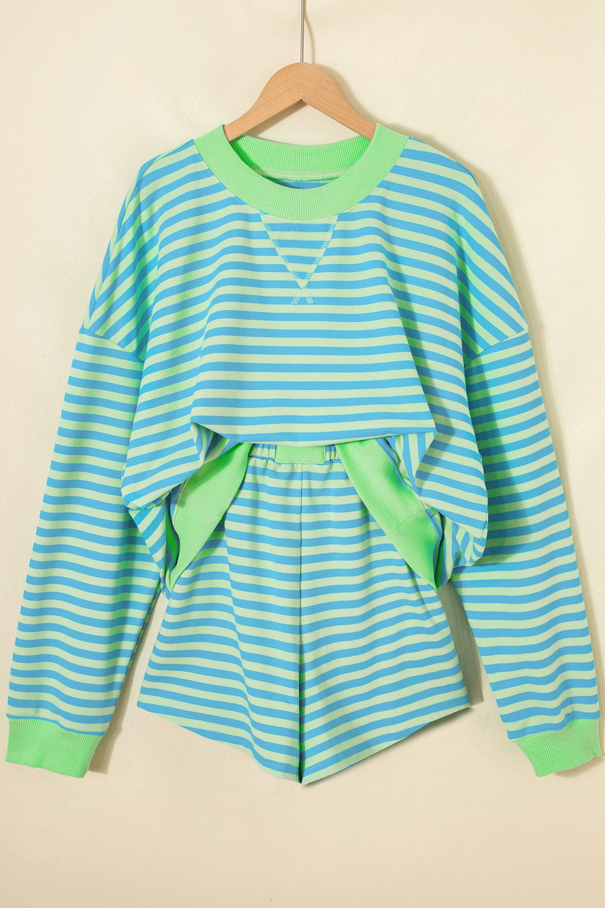 Women's Green Stripe Color Block Detail Long-Sleeve Pullover Elastic Waist Pull On Shorts Two-Piece Set