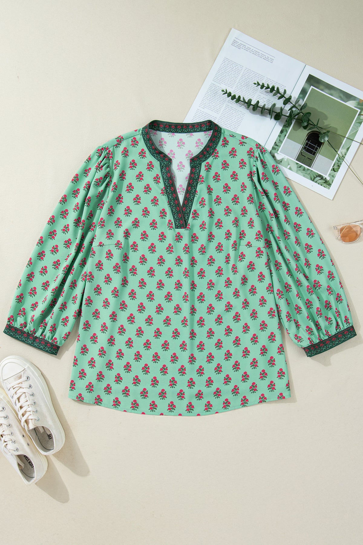 Green Plus Size Floral Print Contrast Trim V-Neck Bracelet Sleeve Blouse