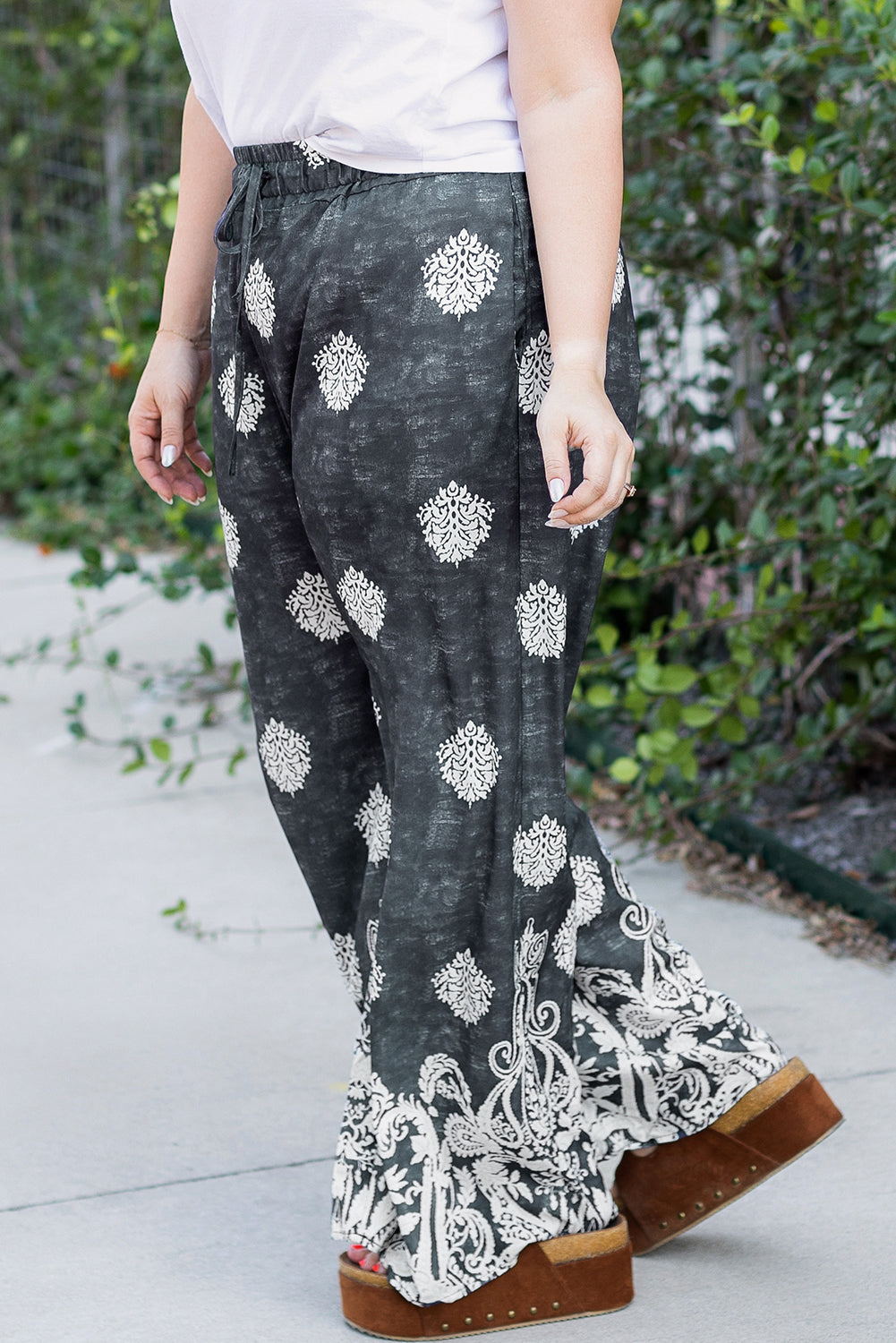 Black Plus Size Geometric Ethnic Print Drawstring Wide-Leg Pants