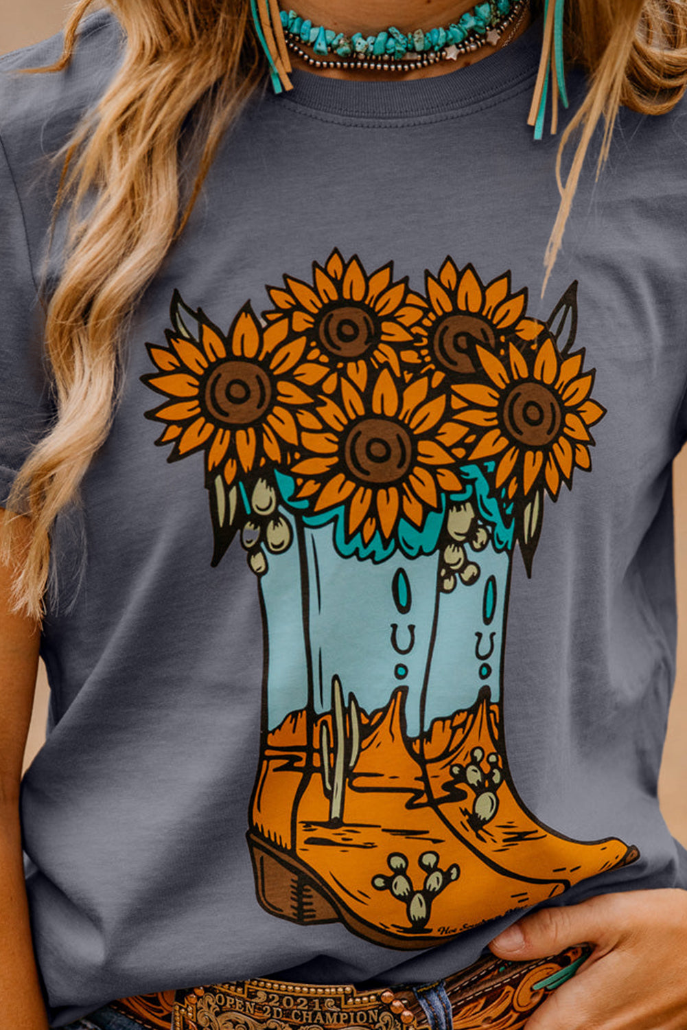 Gray Sunflower Cowgirl Boots Print Western Fashion T-Shirt