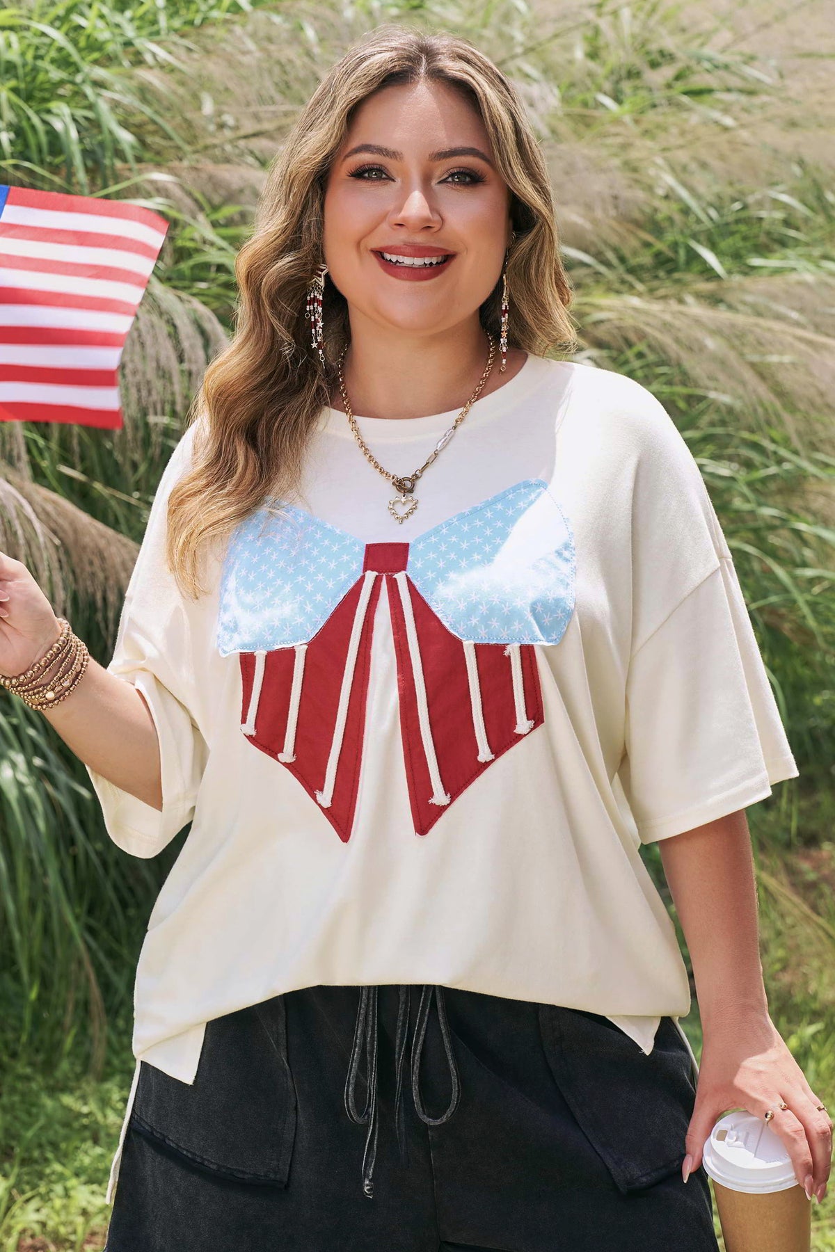 White Distressed Flag Bow Patched Plus Size T-Shirt