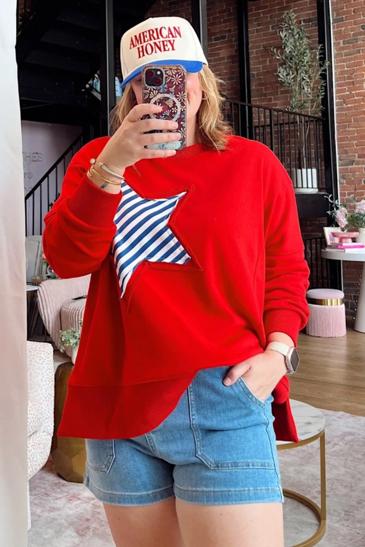 Fiery Red Patch Embroidery Star Color-Block Plus Size Sweatshirt