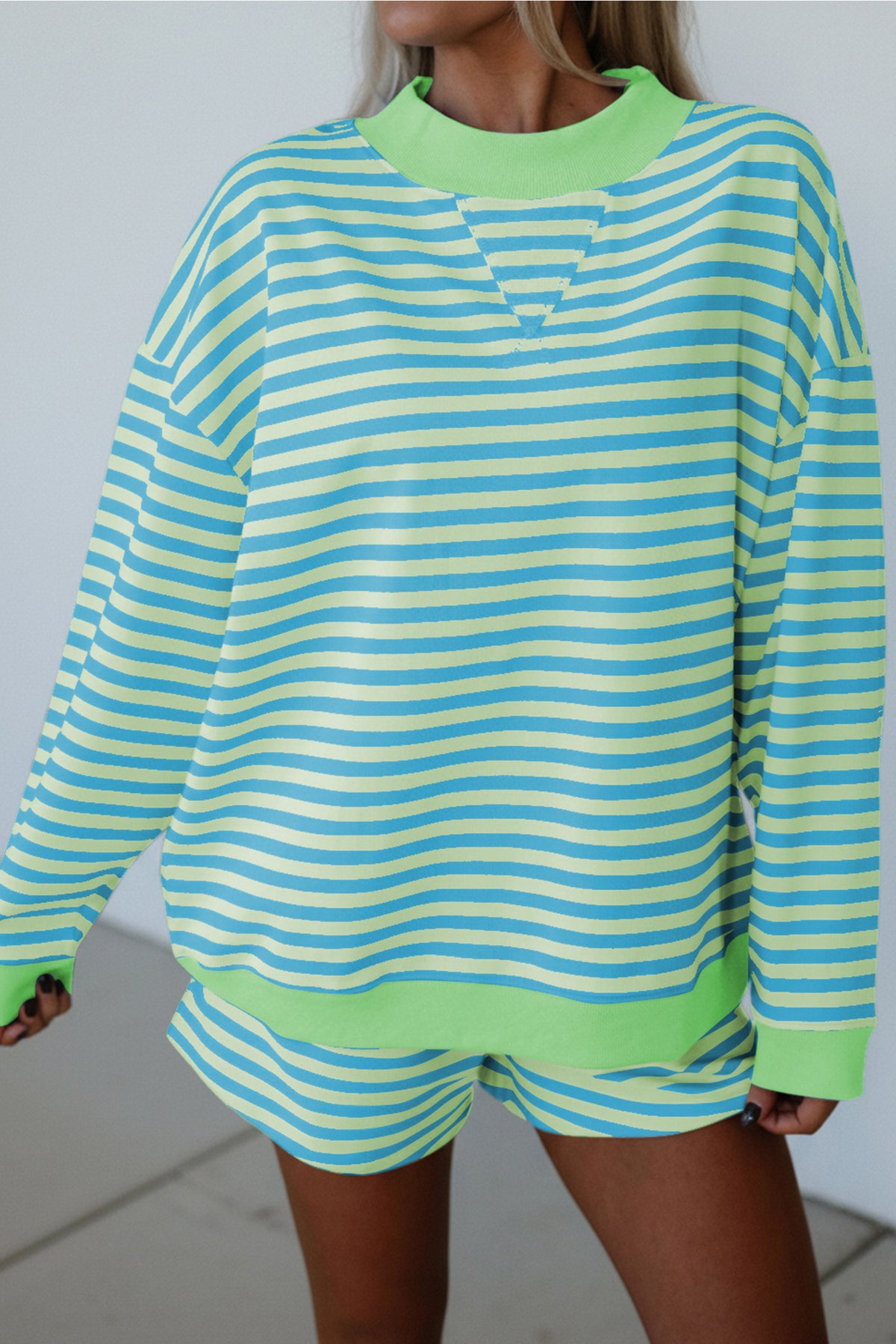 Women's Green Stripe Color Block Detail Long-Sleeve Pullover Elastic Waist Pull On Shorts Two-Piece Set