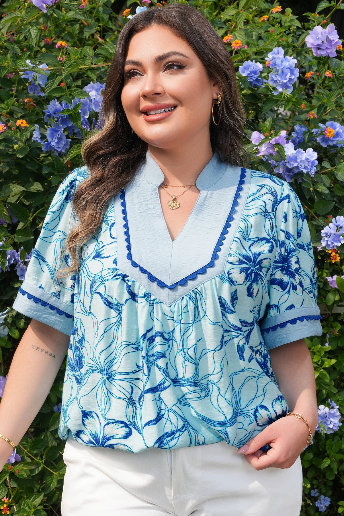 Sky Blue Plus Size Scalloped Trim Floral Short-Sleeve Blouse
