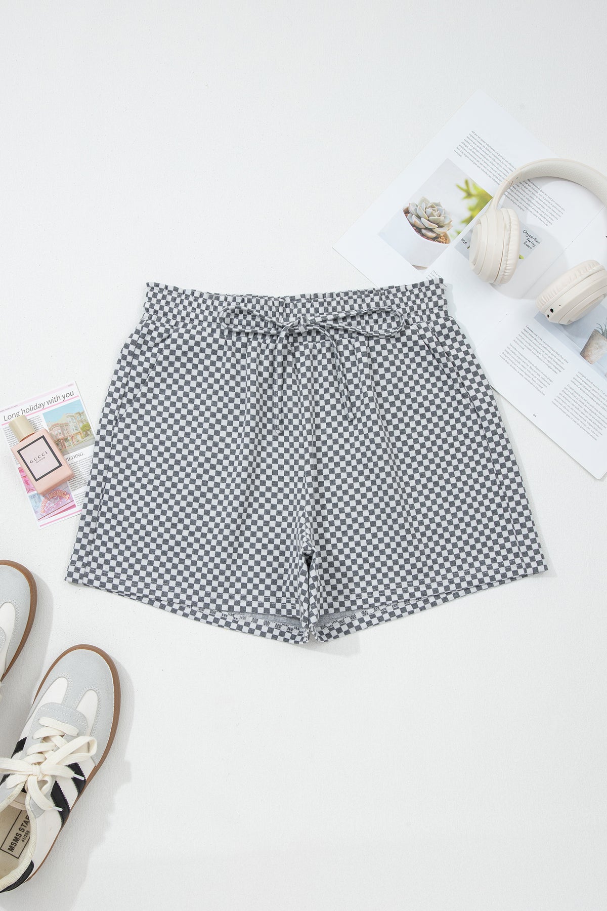 Gray Checkerboard Print Drawstring Elastic Waist Pocketed Shorts