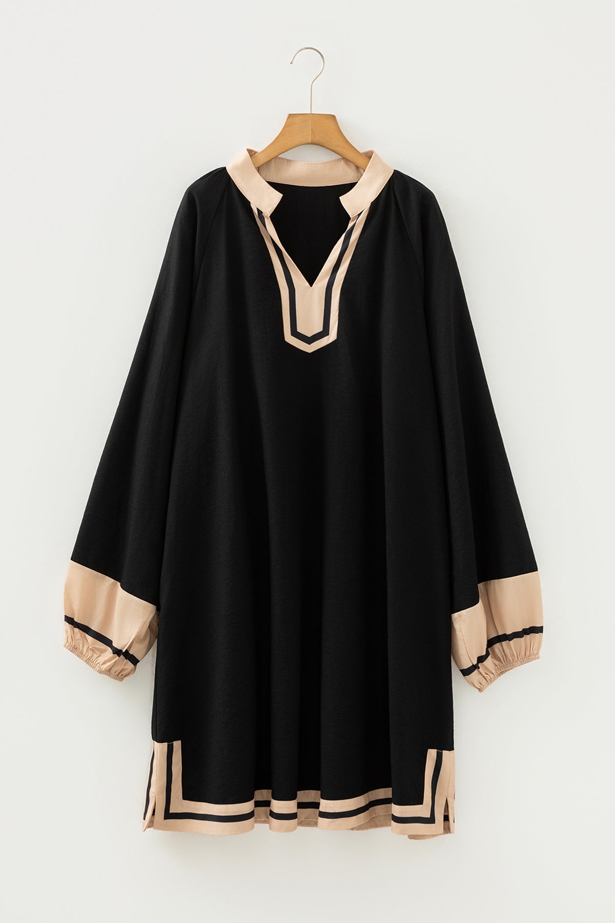 Black Plus Size Color-Block Striped Trim V-Neck Long-Sleeve Shift Mini Dress