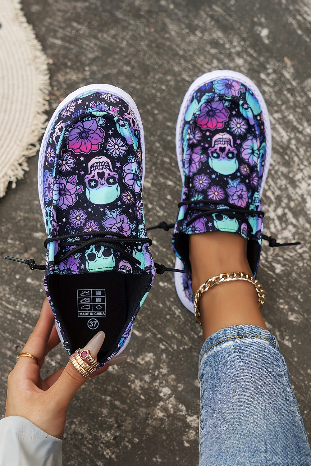 Black Sugar Skull Print Lace-up Halloween Sneakers