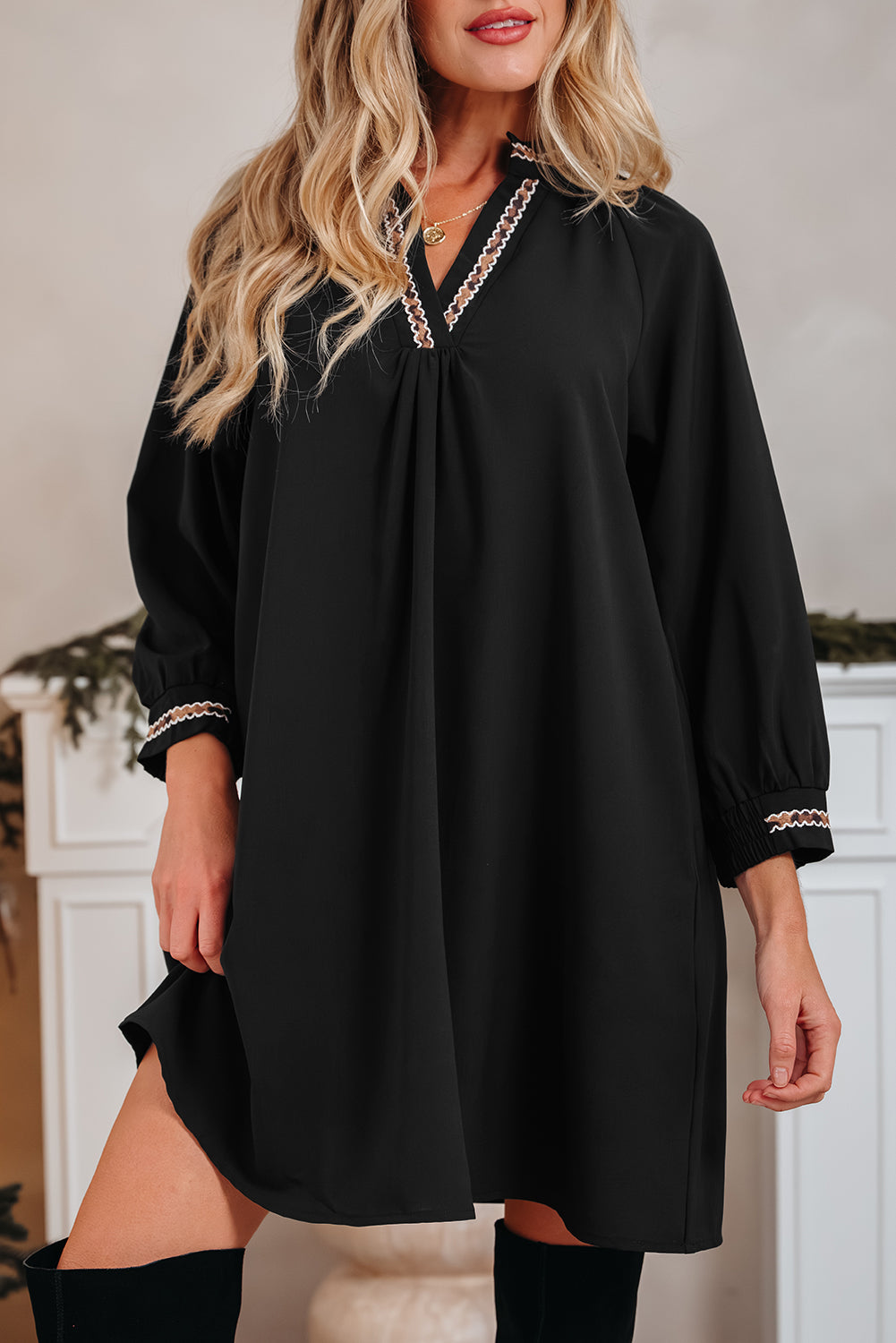 Black Contrast Trim V Neck Bracelet Sleeve Shift Mini Dress