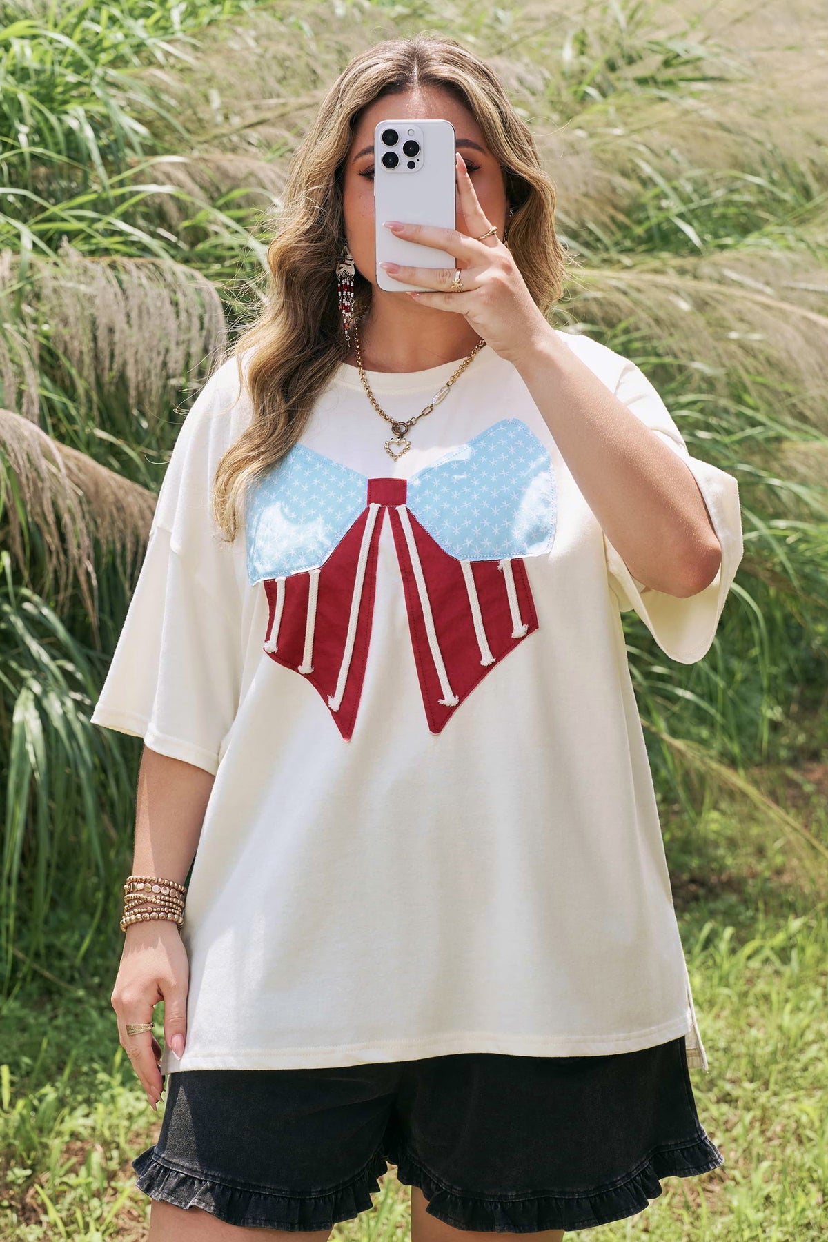 White Distressed Flag Bow Patched Plus Size T-Shirt