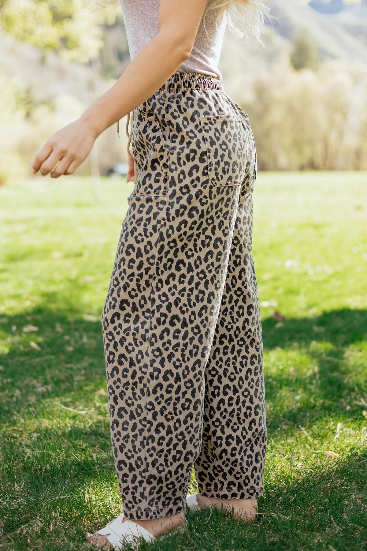 Khaki Leopard Print Drawstring Elastic Waist Denim Pants with Pockets