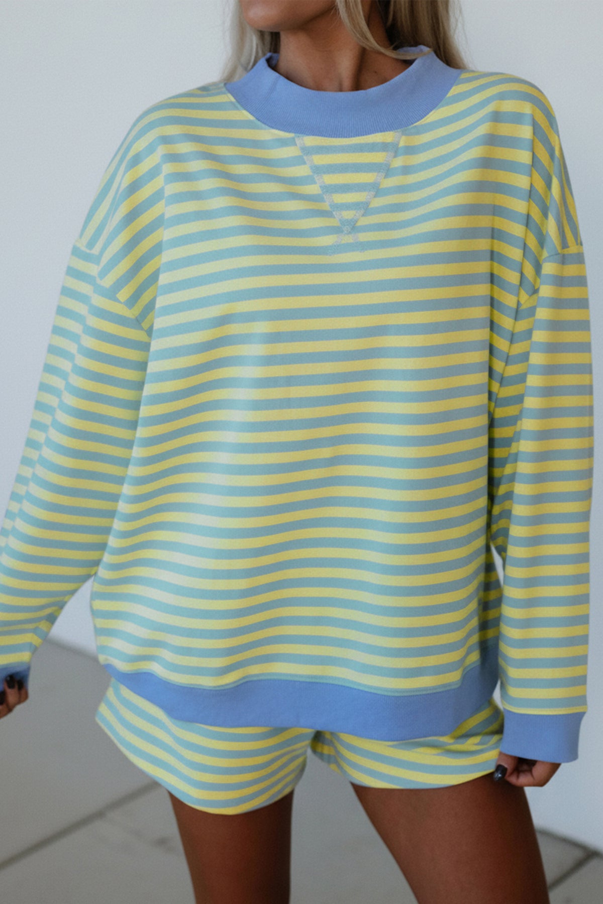Women's Green Stripe Color Block Detail Long-Sleeve Pullover Elastic Waist Pull On Shorts Two-Piece Set