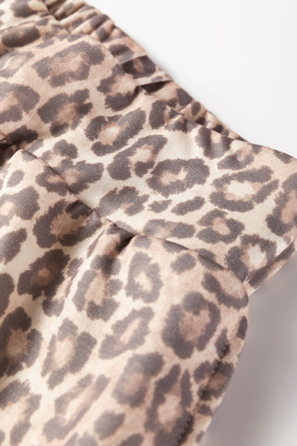 Women's Light French Beige Leopard Print V-Neck Pullover Mini Skort Two-Piece Set