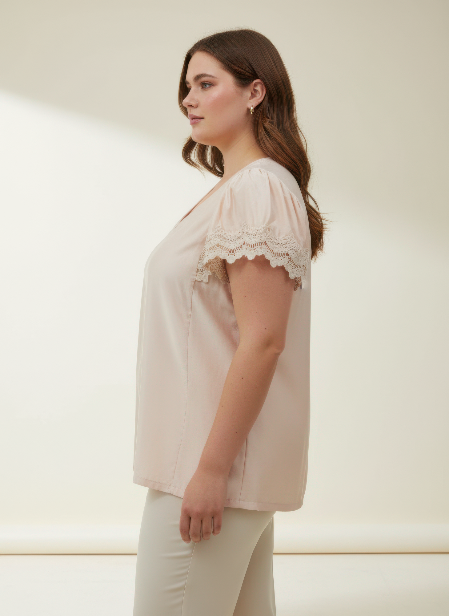 Lace Trim V-neck Short Sleeve Knit Top