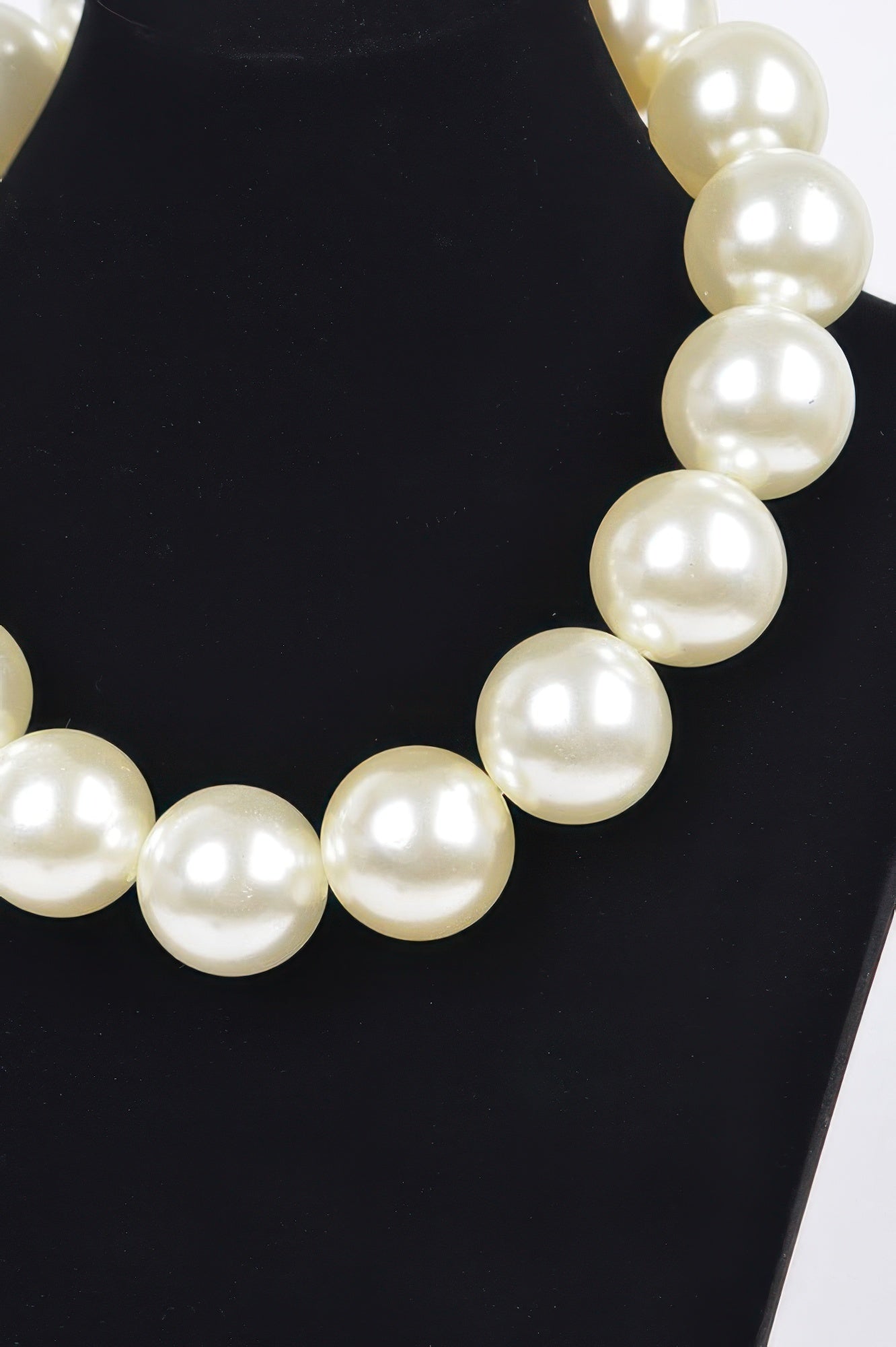 Big Round Pearl Necklace