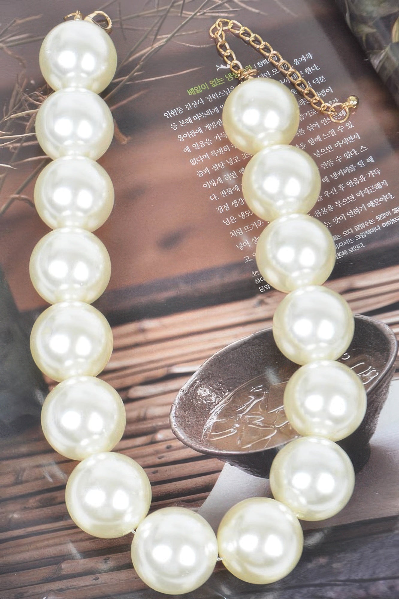 Big Round Pearl Necklace