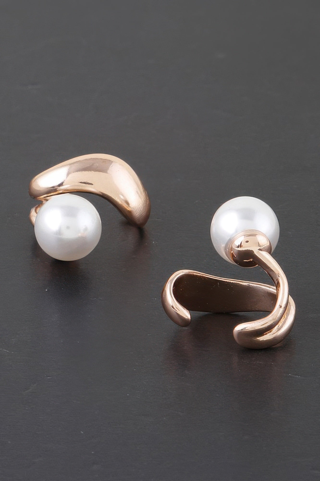 Shiny Pearl Brass Ear Cuff