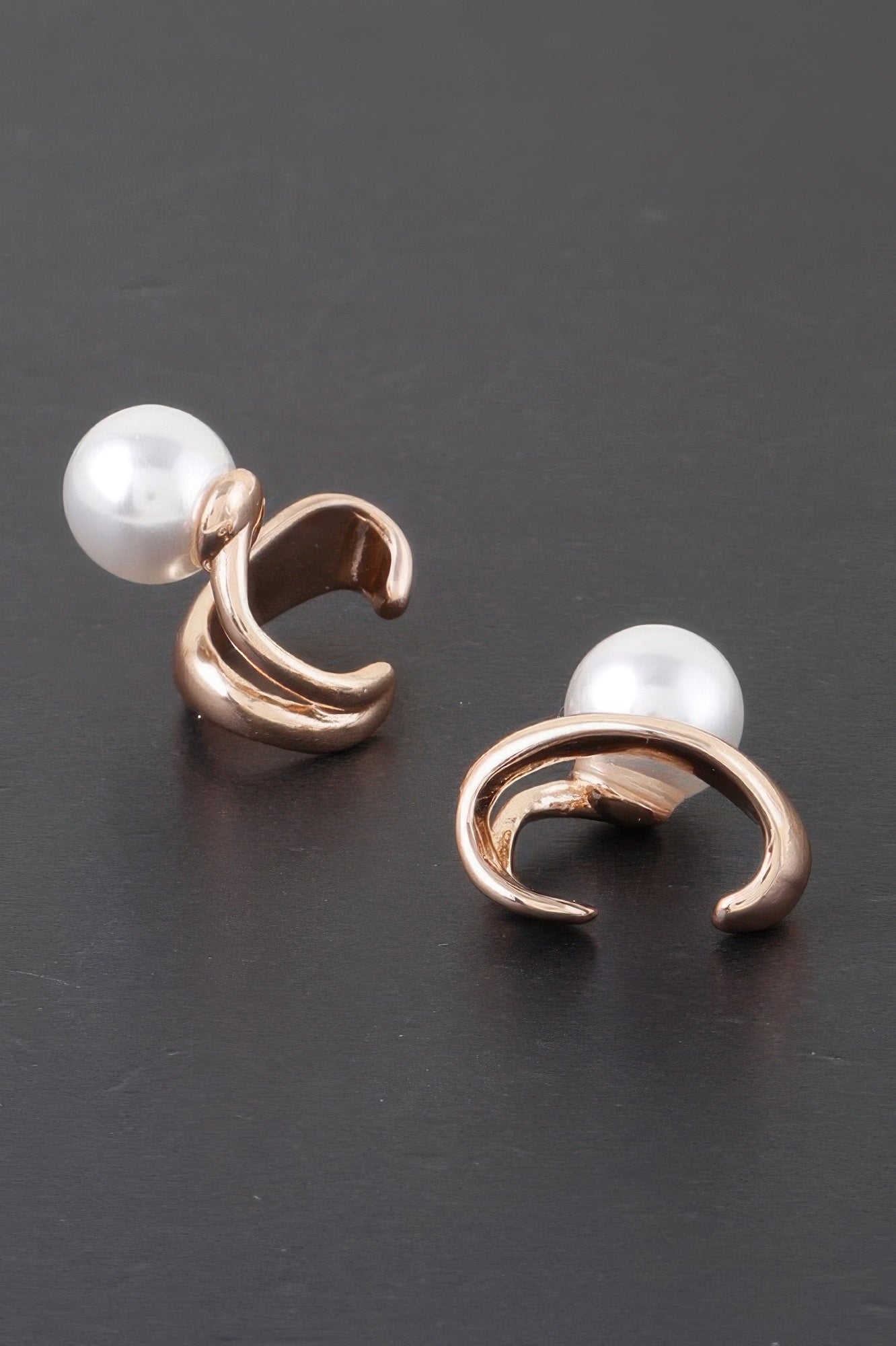 Shiny Pearl Brass Ear Cuff
