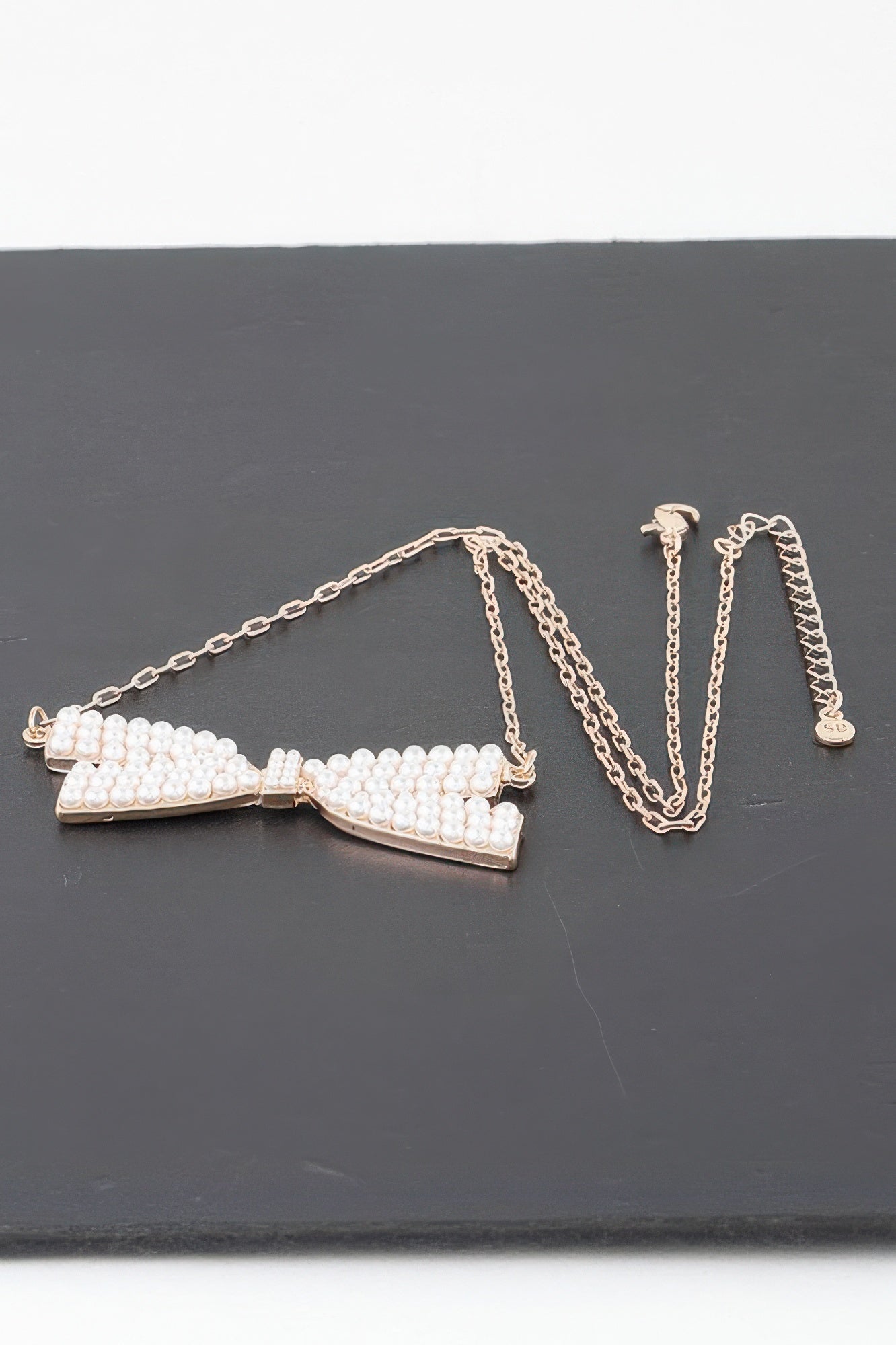 Faux Pearl Bow Necklace