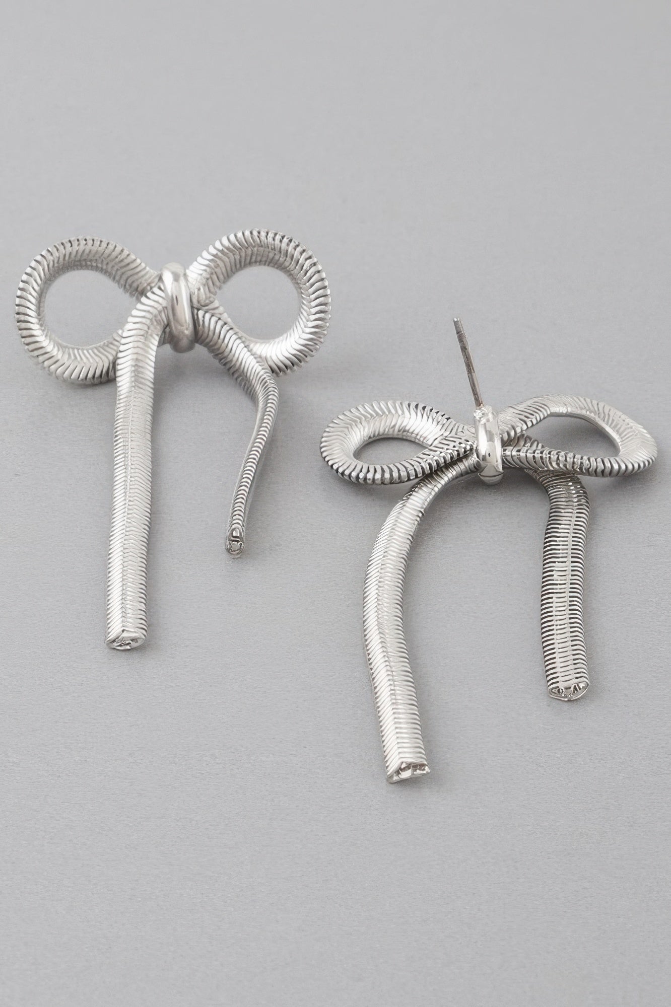 Snake Chain Ribbon Earrings